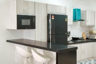 Lotus Lake Sanctuary with Netflix - 1 Parking Apartment in Perak