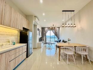 High-Rise Haven | 3BR Rooftop Pool Stylish Comfort Vacation rental in Bayan Lepas