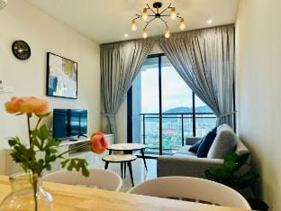Iconic Regency bayan lepas 42 skypool airport usm Vacation rental in Bayan Lepas