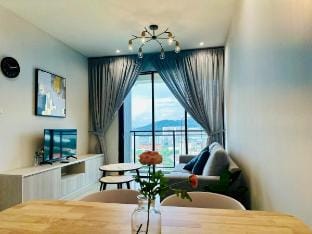 Sky Pool Luxury Stay • Sea View • Bayan • Airport Vacation rental in Bayan Lepas