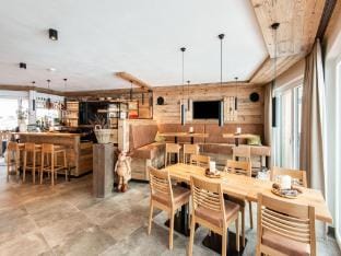 Golden Lodges Resort near the ski lift Apartment in Salzburgerland