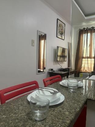 Studio Unit @ Birch Tower - JFS Home Apartment in Manila City