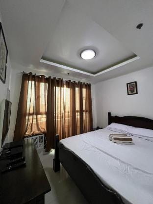 Studio Unit @ Birch Tower - JFS Home Apartment in Manila City