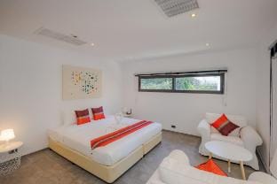 3 BR Lux Pool Villa Suriyana, Walk to Surin Beach Vacation rental in Choeng Thale