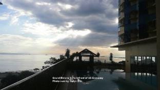 Grand Riviera Condotel Near St lukes Medical Center Apartment in Manila City