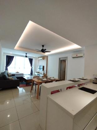 SymphonyDuoSuite_JazzSuite_PoolView @TanjungTokong Vacation rental in Penang
