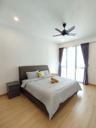 SymphonyDuoSuite_JazzSuite_PoolView @TanjungTokong Vacation rental in Penang