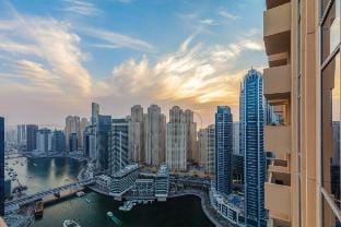 Amazing Dubai Marina Studio, Pool, Beach, Sea View Vacation rental in Dubai