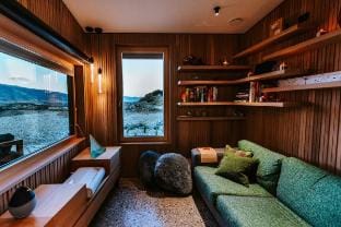 The Boulders Retreat - Lake Views - Outdoor Bath Vacation rental in Otago