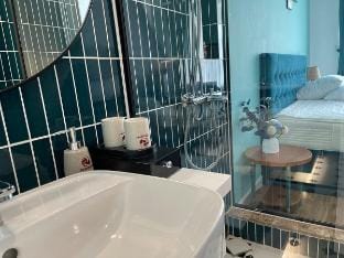 S4.03A14T Studio seaview, fireworks, swimming poo Vacation rental in Phu Quoc
