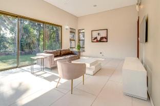 Comfy Athol Stay - Fireplace, Wifi & Pool Vacation rental in Johannesburg