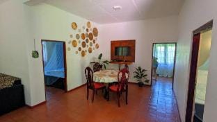 Lalie Tourist House - Standard Room Vacation rental in Hikkaduwa