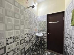 SHRI SOMAAY HOMESTAY  Vacation rental in India