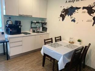 Zetapark Lake View+King bed+Mini Cinema + Netflix Apartment in Federal Territory of Kuala Lumpur