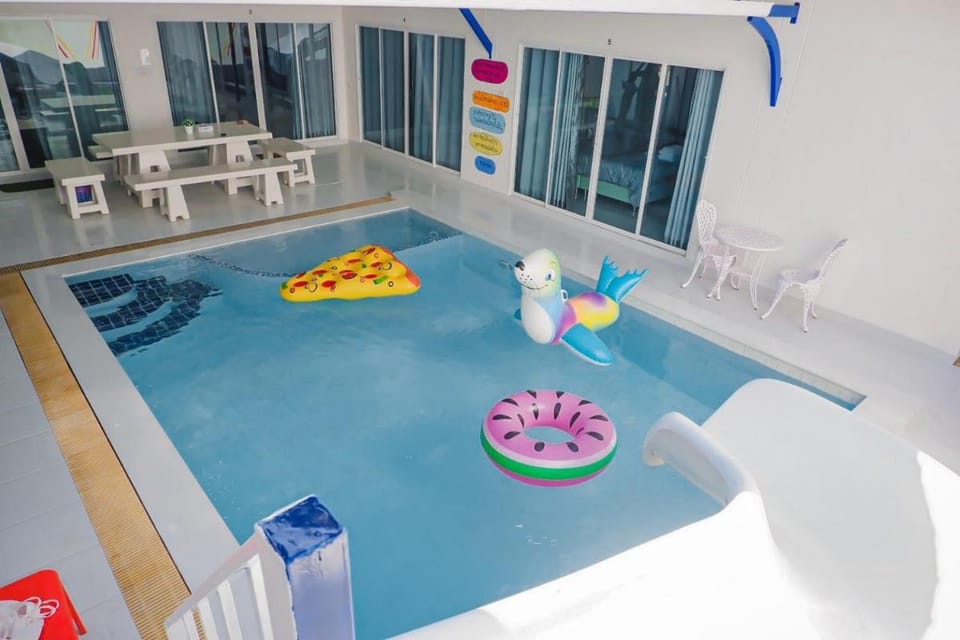 91 smile Poolvilla Sattahip Vacation rental in Chon Buri Changwat