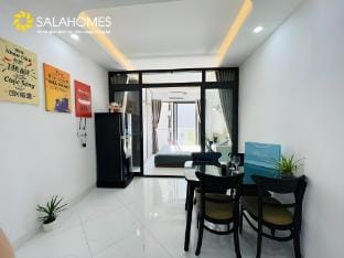 Căn hộ thoáng mát 1 ngủ 1 khách ngay Ngã Tư Sở Apartment in Laos