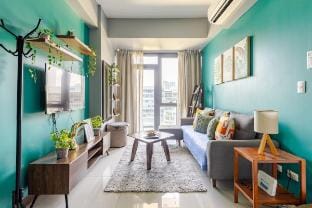 Florence McKinley BGC 1BR unit near Venice Mall Apartment in Makati