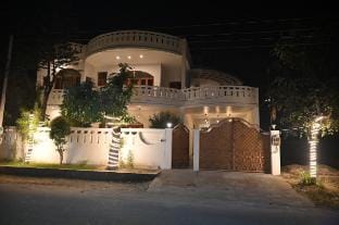 Paradise Island - A Luxurious BNB near Airport Vacation rental in Punjab, India