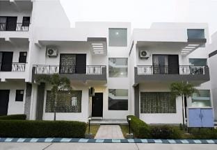 CV-60 Villa Villa in Uttar Pradesh