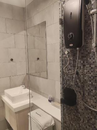 The Shore Kota Kinabalu Homestay by Shahalan Vacation rental in Kota Kinabalu