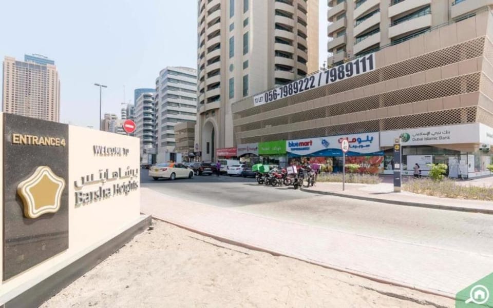 Stunning Partition Room in Barsha Heights Tecom Vacation rental in Dubai