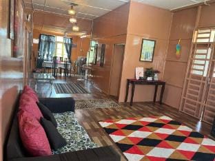 Santai Kayu Homestay, Kemaman Vacation rental in Terengganu, Malaysia