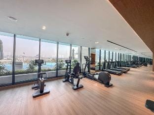 Serene Studio - Private Jacuzzi + Canal View Vacation rental in Dubai