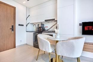 Peaceful Studio w Canal View in Business Bay Vacation rental in Dubai