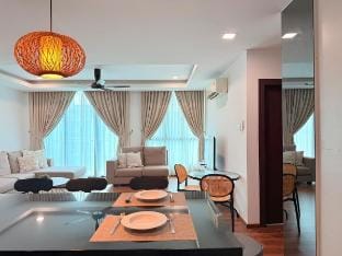 Jeff and  Ricky Homestay 144 @Vivacity Megamall Apartment in Kuching