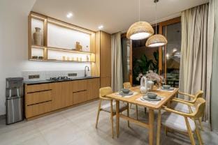 BerawaWeek7 -Peaceful Poolside Retreat- 2BR w/Pool Villa in North Kuta