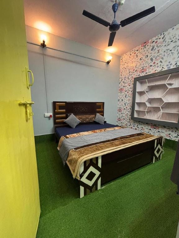 Riddhi Siddhi Hostel Hotel in Uttar Pradesh