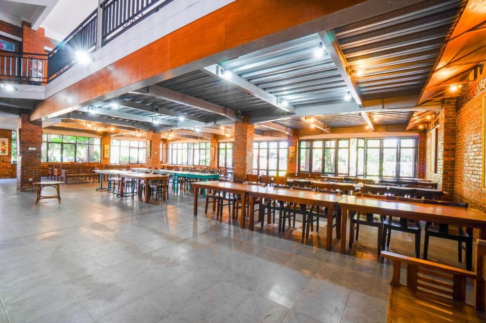 Puri Saras Syariah Hotel in Lembang