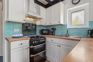 Cowslip at Gorslwyd - Sound Retreat Vacation rental in Penbryn
