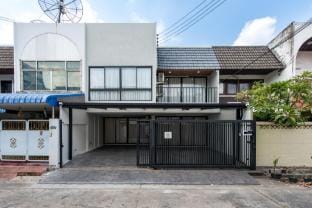 Onsen Wellness Retreat | Beautiful 5 Bedroom Home Vacation rental in Bangkok
