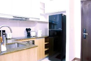 Live a Local | 1BR in Historic Imperial Plaza Apartment in Pasay
