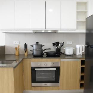 Fresh & Spacious 2BR: Perfect for Families, Pool Apartment in Pasay