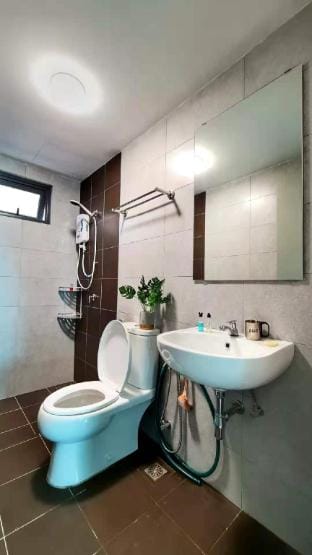 Cozy Meritus Queen Bed Room Vacation rental in Penang