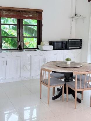Mango Villa in Kamala