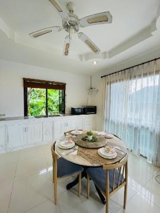 Mango Villa in Kamala