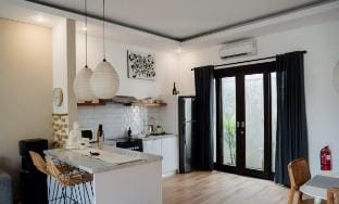 Esco Prasuci Villa Pererenan with 3 Bedrooms  Vacation rental in North Kuta