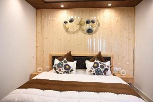 Nuri by the Hills Jacuzzi Retreat 2 Vacation rental in Uttarakhand