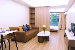 Stylish 1BR Condo | Fast Wi-Fi IMPERIAL Apartment in Pasay