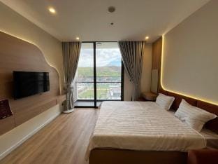 Modern Studio - Kingsize Bed - Ha Long Center Vacation rental in Laos