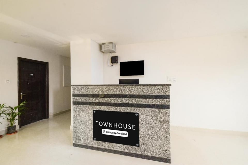 Super Townhouse Golden Temple Manikonda Hotel in Hyderabad