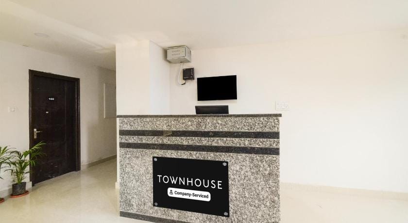 Super Townhouse Golden Temple Manikonda Hotel in Hyderabad