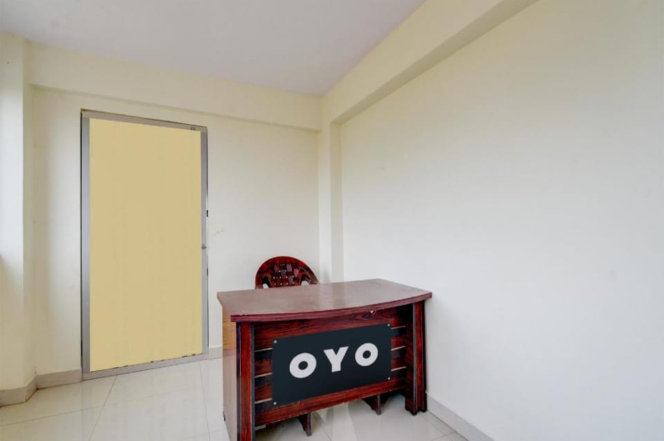 SPOT ON Jhansi Hotel & Family Restaurants Luxury Rooms Hotel in Telangana