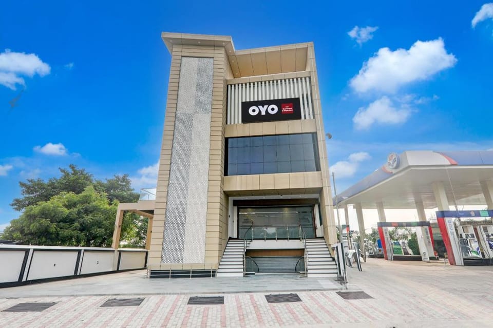 Super Hotel O Nirmal Restaurant Bar Banquet & Rooms Faridapur Hotel in Lucknow