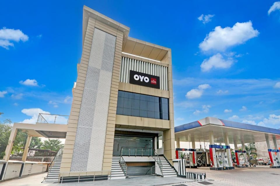 Super Hotel O Nirmal Restaurant Bar Banquet & Rooms Faridapur Hotel in Lucknow