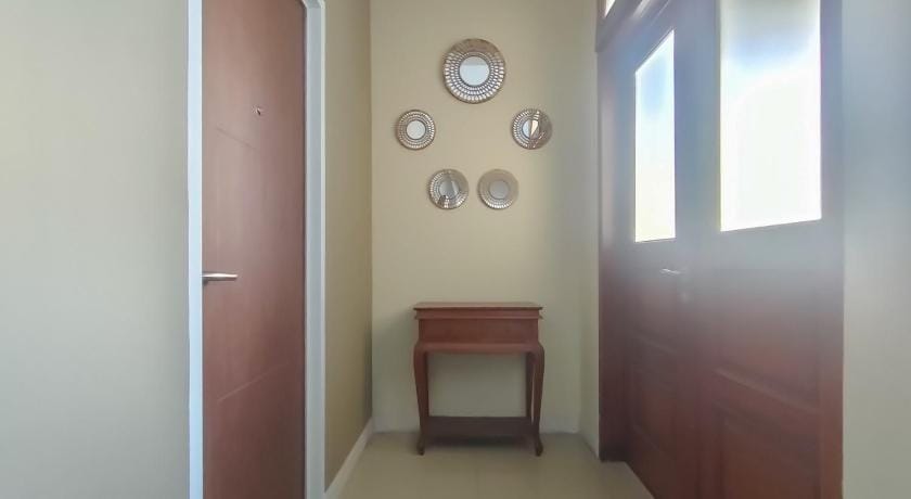 RedDoorz Syariah @ Innap Guest House Alun Alun Sragen Hotel in East Java