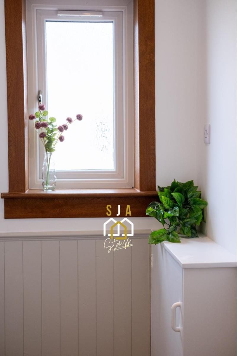 Braehead Stay - SJA Stays - Modern 2 Bed House Hotel in Scotland